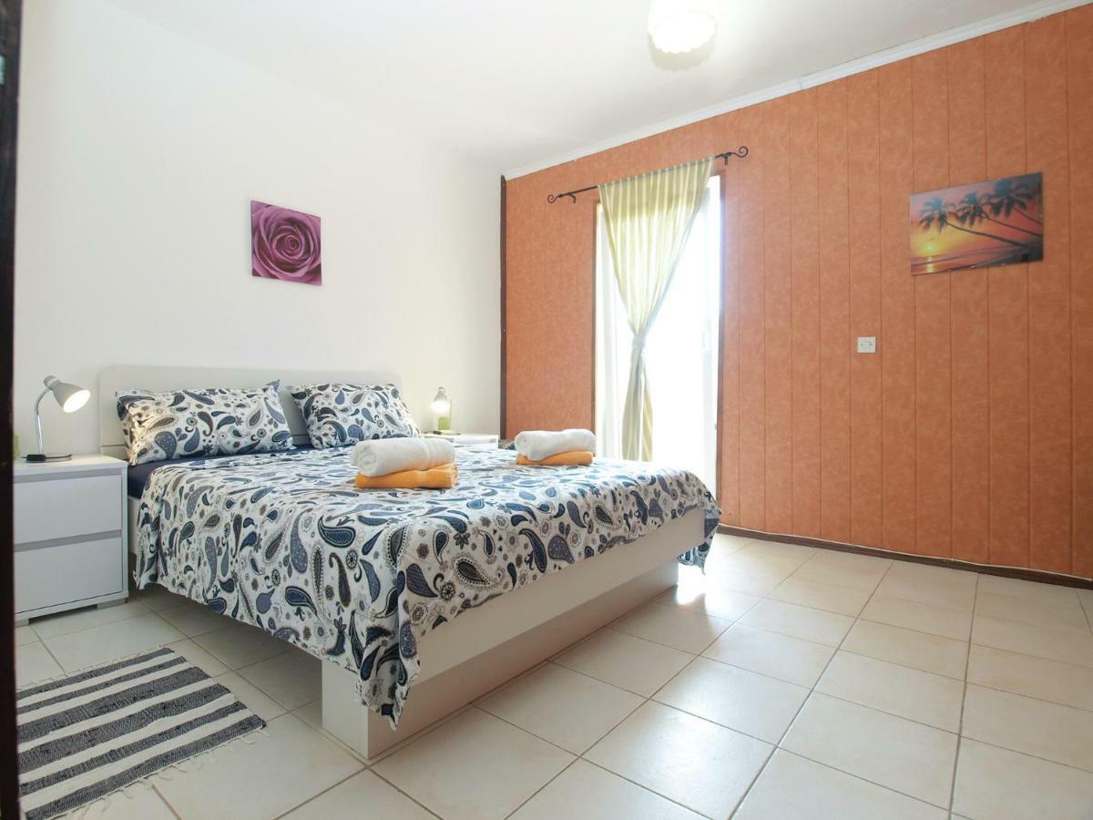 Apartments Davor 1676 Banjole Extérieur photo